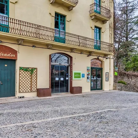 Els Jardins De La Martana 3*