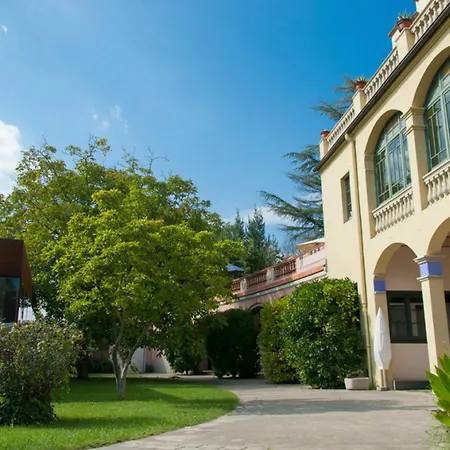 Els Jardins De La Martana 3*