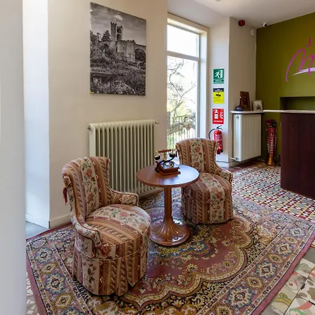 Els Jardins De La Martana Hotel 3*
